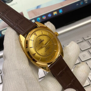 Vintage 1979 Roamer Manual Mens Gold Watch W/Leather Strap & Gold accents